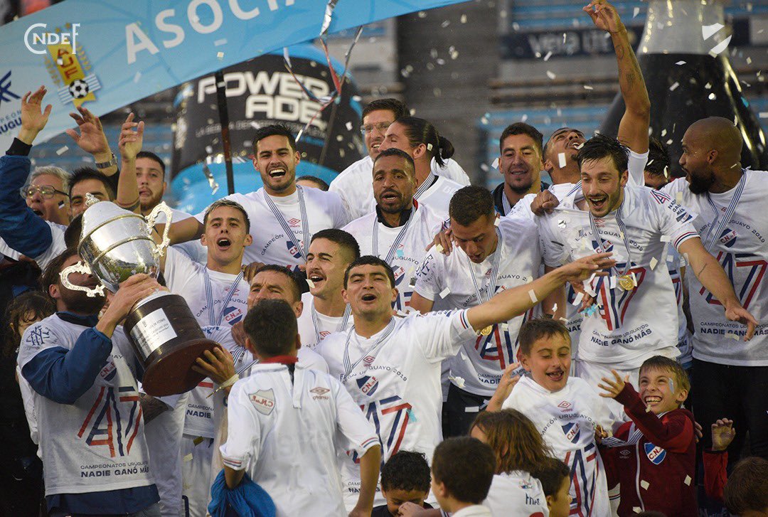 Nacional's tweet photo. En el fútbol uruguayo, lo más grande es Nacional
#159TítulosOficiales #NadieGanóMás https://t.co/h66iNqKNF4