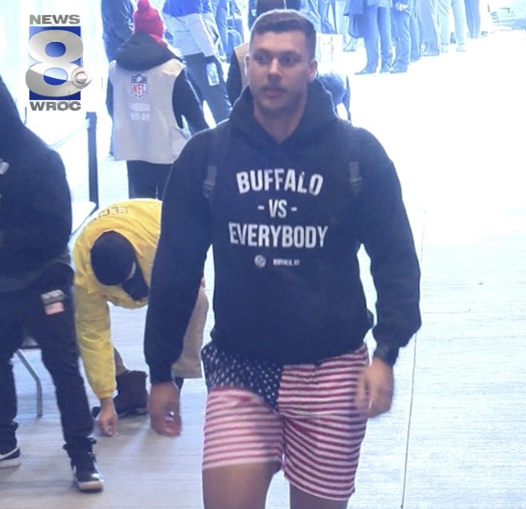 Chubbies's tweet photo. Buffalo NY: *32° and snowing*
Bills’ Punter Corey Bojorquez: https://t.co/PrGXBQLS3c
