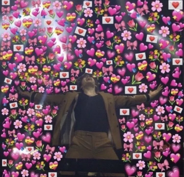 flickeryhslot's tweet photo. Imma sleep now be better still be number one when I wake up goodnight guys tmr we bring our boys the final win of the decade❤️ #1DBoybandOfTheDecade #1DWins10s https://t.co/P7OU3XN32G