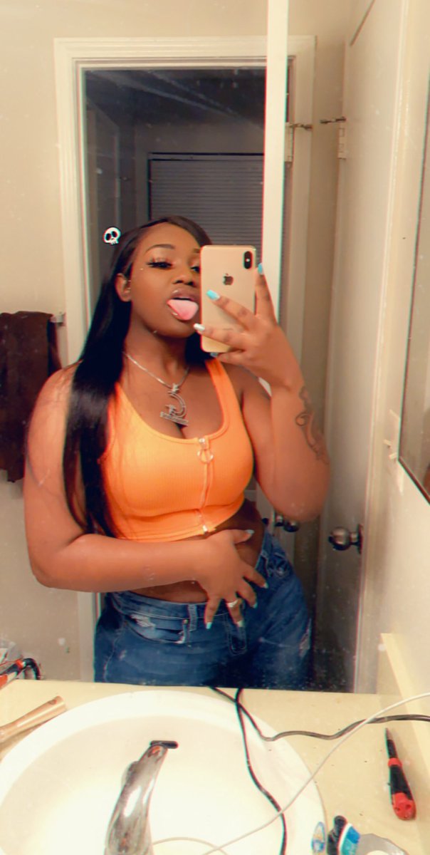 GlitterGirlGlos's tweet photo. Real Bougie Bitch 🧡
#Gloss🤩 https://t.co/AcMU6Jk7Sq