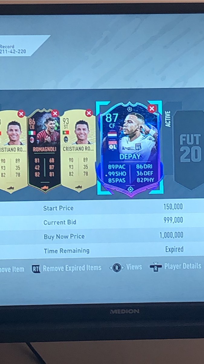 TheFIFAWings's tweet photo. @MattHDGamer someone just bid 999999 for 87 depay! What’re they thinking https://t.co/SkSEWgSiMx