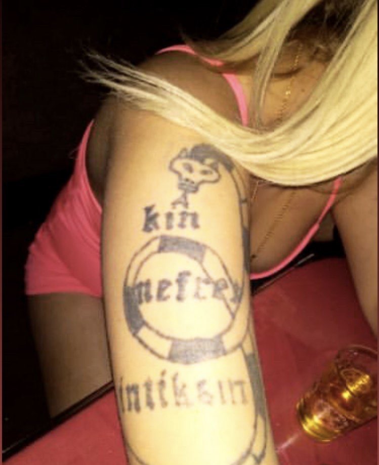 manitaya dövme yaptırdıkk