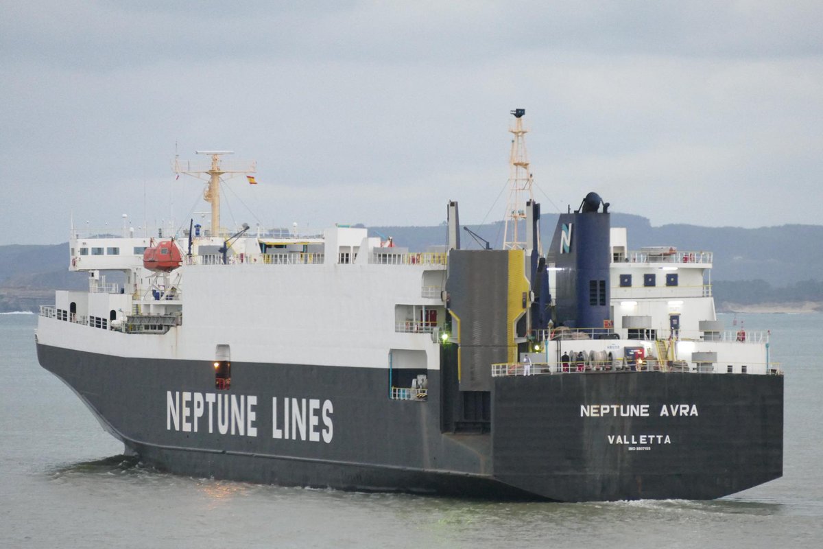 NEPTUNE AVRA, built in 1989 as HOKKAIDO MARU, outbound from Santander on 2/12/2019.