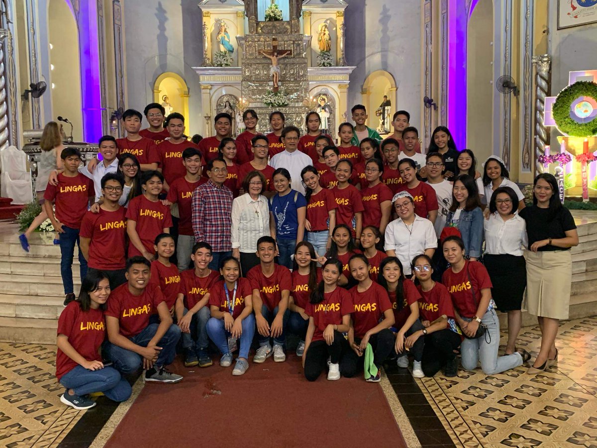 SuperEMan09's tweet photo. Simbang gabi na kagabi. With the PYM Family.😍💙🙏
#Lingas🔥 https://t.co/FeJrEo4Yyx