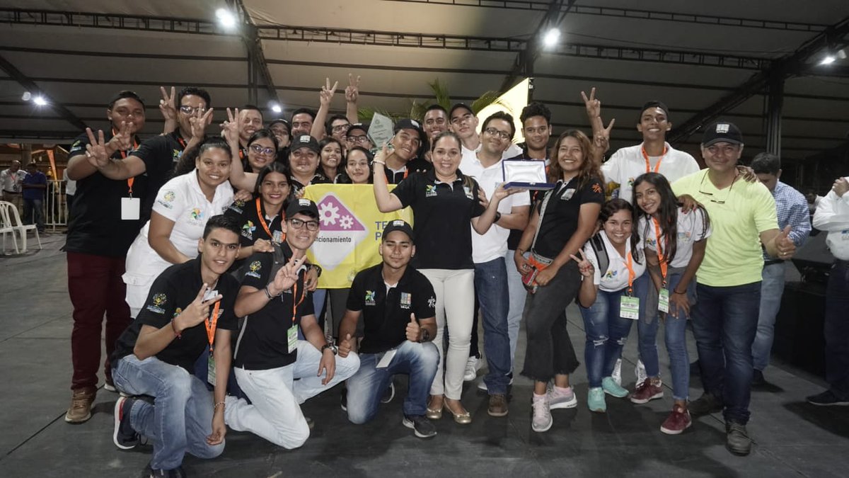 SENA_RValle's tweet photo. #AEstaHora se realiza la premiación del #SolarDecathlon2019.
🥉Hasta el momento el equipo #VRISSACasaSENA alcanzó el tercer lugar en la categoría funcionamiento. https://t.co/QaiW3X9BAs