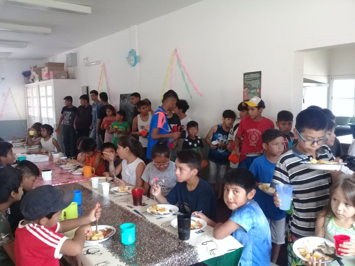 Jesi232323's tweet photo. Plan Alimentario Salteño,  Escuela Leopoldo Lugones. 
@GustavoSaenzOK @matiascanepa  @DipTorres @artydance23 @SaltaEduca2030 https://t.co/5AG9R9IhT0