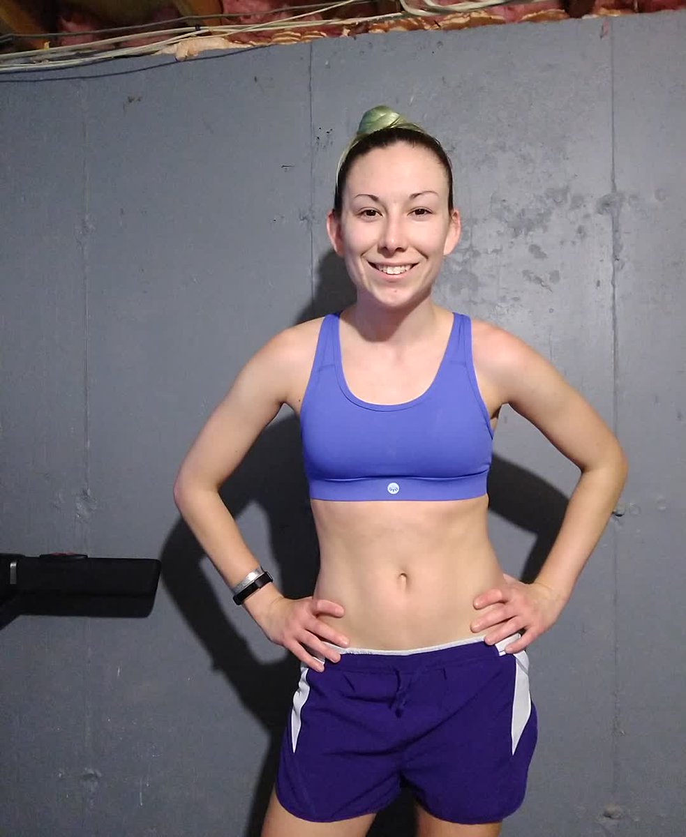 runnerantics's tweet image. Yesterday's late night treadmiles I forgot to post 🙈 Normally I'm not really one for the treadmill but I was FEELING it ✌️
.⠀
#runner #bibchat