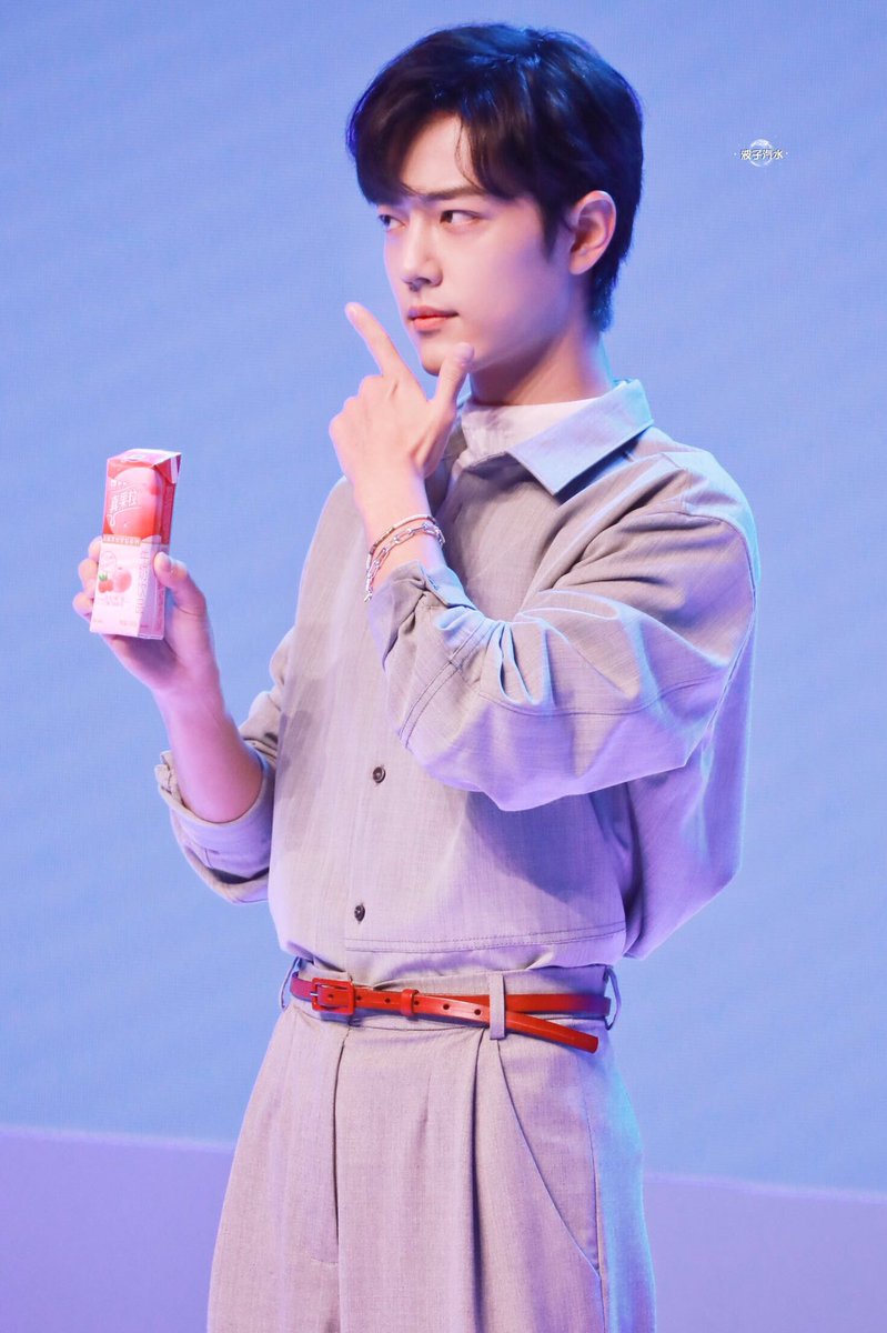 桃你欢心 赞不绝口 
❤️

#肖战 #XiaoZhan #เซียวจ้าน #肖戰 #샤오잔