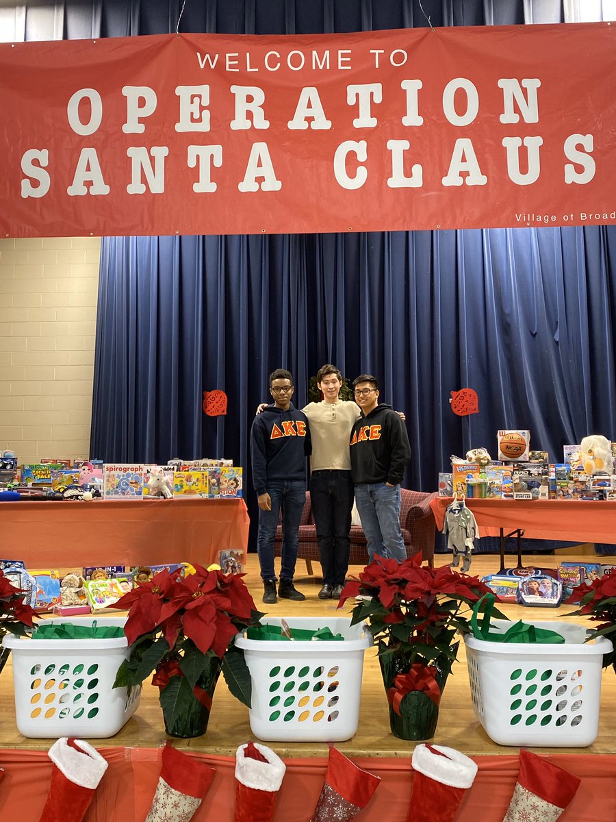 luigimvc's tweet photo. Operation Santa Claus was a huge success! Thank you to the Village of Broadview for including us in this wonderful event. 🎄🎁 #DKE #DeltaKappaEpsilon #Gentleman #Scholar #JollyGoodFellow #BroadviewStrong https://t.co/X75JcJ4Fq5