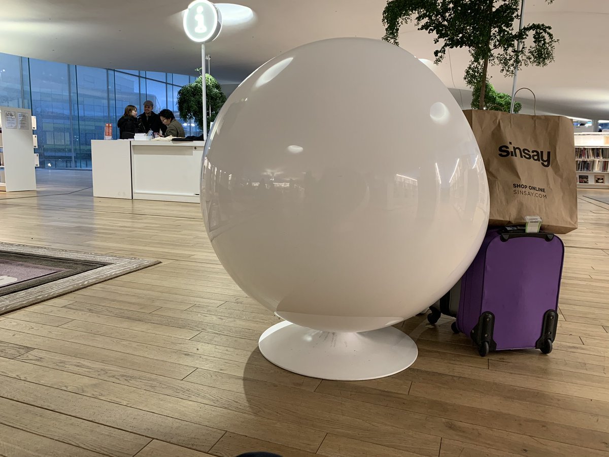 MrAndiPrice's tweet photo. @FlexSeating @missvalkos Sat in this seat for ages on a recent trip to Helsinki ๐ซ๐ฎ
Such a great place to work. Why do others think that #FlexibleEnvironments are just a fad for Ss when adults accomplish more when given the choice? https://t.co/mJEjPLTLX0