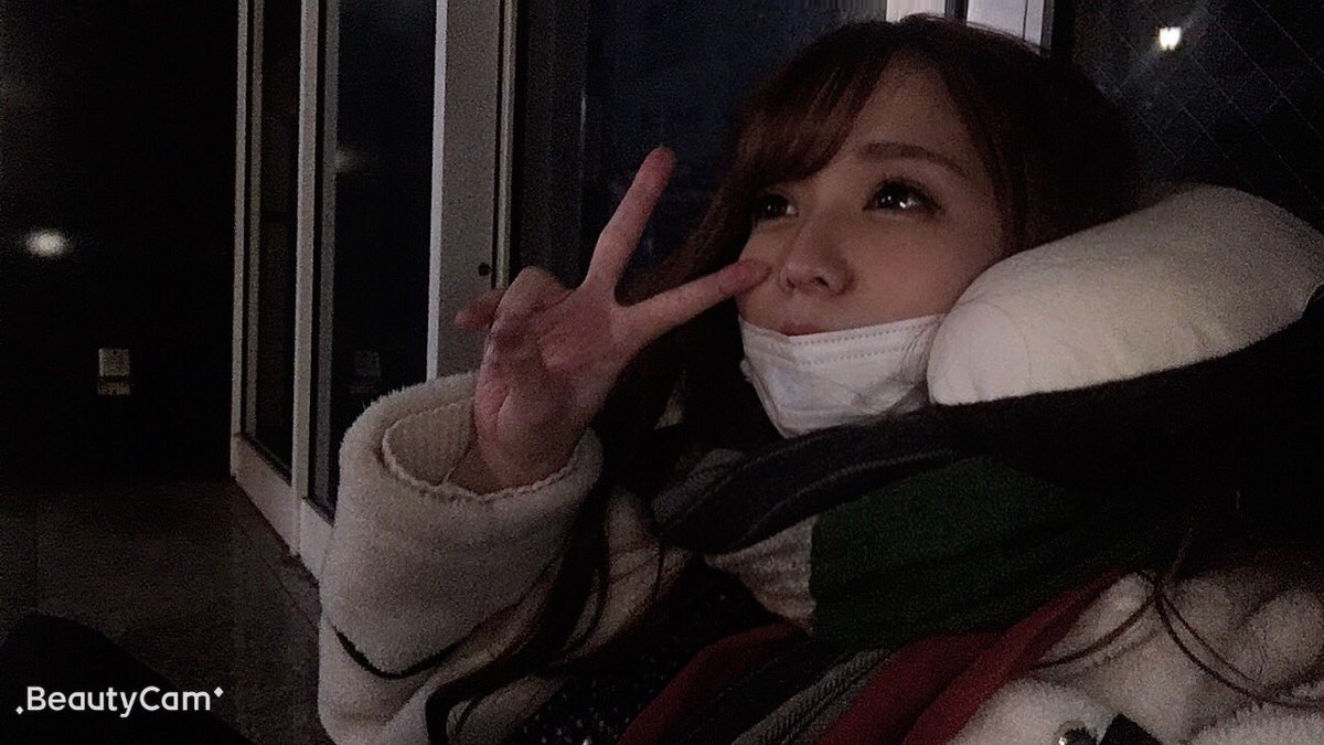 ngyu_moe's tweet photo. バジ卒業式🥺💔
ほんとにだいすきな台だから並び順のお店で2台しかないから3:30から徹夜で並びました😳✨
バジに対する愛情だけで出してきた笑笑
最高枚数9300枚(｡ŏ﹏ŏ)！
ラストの日に万枚目指せるまで出してくれてありがとう😭✨
いい打ち納めでしたー
最後に台にハグして泣きながら帰ったよ🤔 https://t.co/Uj2rhJtiWQ