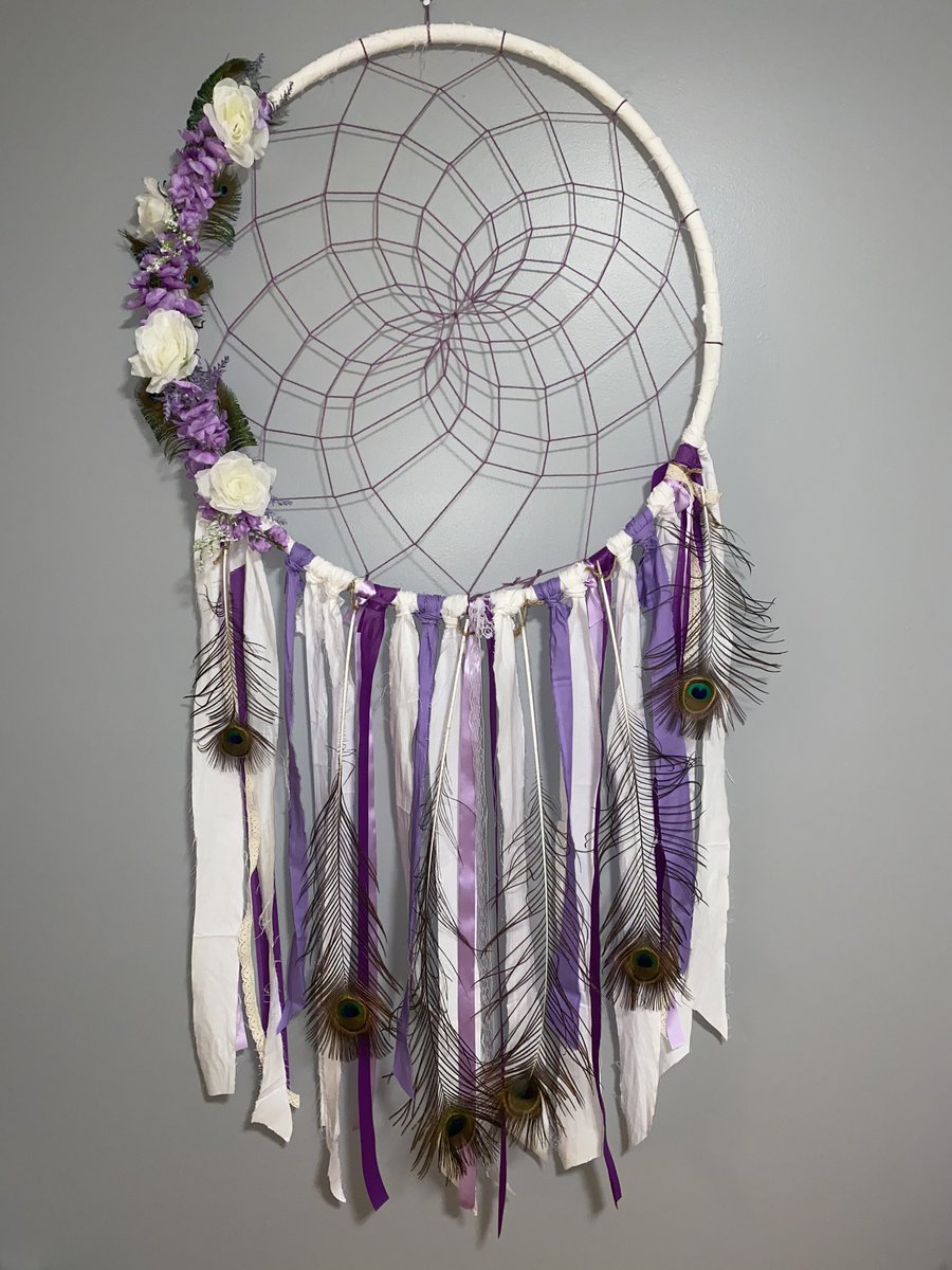 Savouriee's tweet photo. So me &amp; Jeda made my aunt a dream catcher for her Christmas present &amp; we are inlove with it https://t.co/prqwuBIM7x