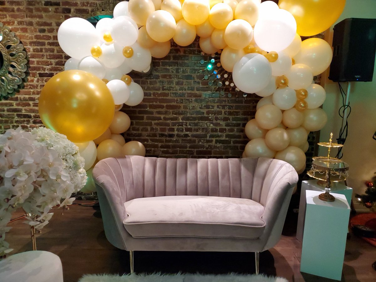 DecorBe's tweet image. Happy 40th to you my friend!!!