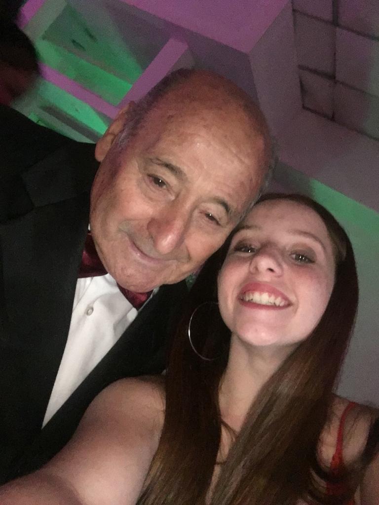 Luliidg1's tweet photo. La persona q mas feliz me hace en este mundo , doy la vida por vos , sos la persona más fuerte q conozco en este mundo y saliste de tantas .. https://t.co/iU7AMVxvQq
