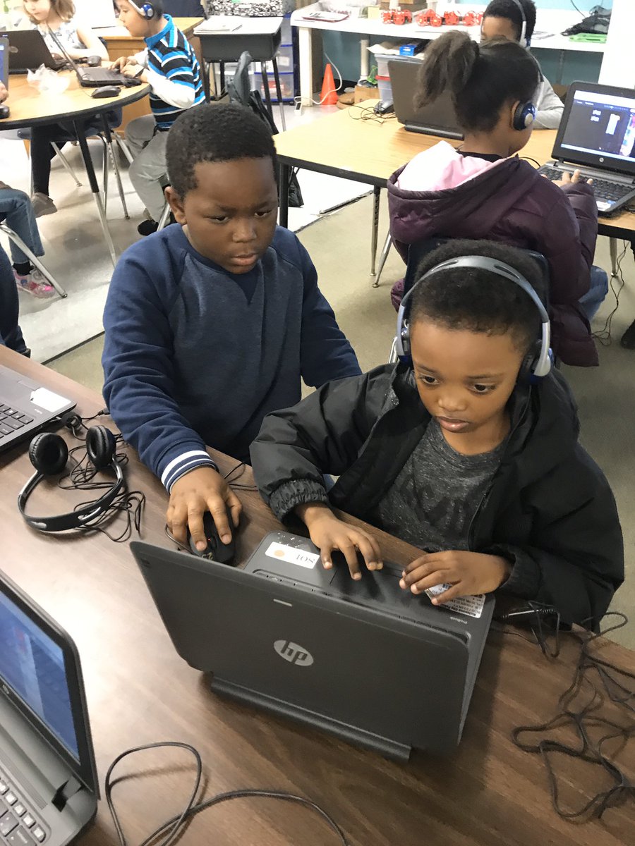 LenardITC's tweet image. #FisherFlamingos 1st graders are showing off! #code what?! #CodeRPS #WeAreRPS #HourOfCode @RPS_Schools @RVAITRTs @gotynker