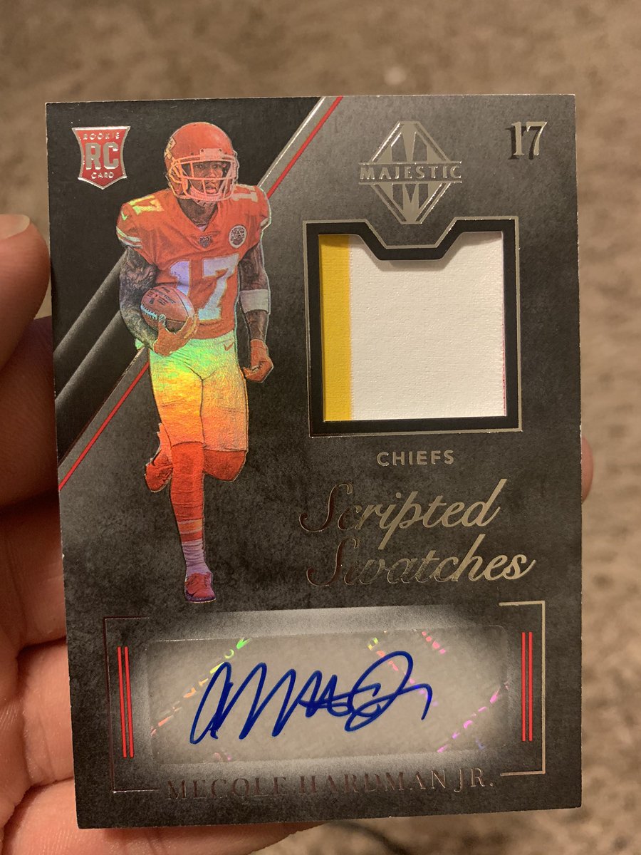 MahomeSZN's tweet image. Want to win this autograph/patch Mecole Hardman rookie card? All you have to do is RETWEET and FOLLOW me. (Giveaway ends January 1st) 
#ChiefsKingdom