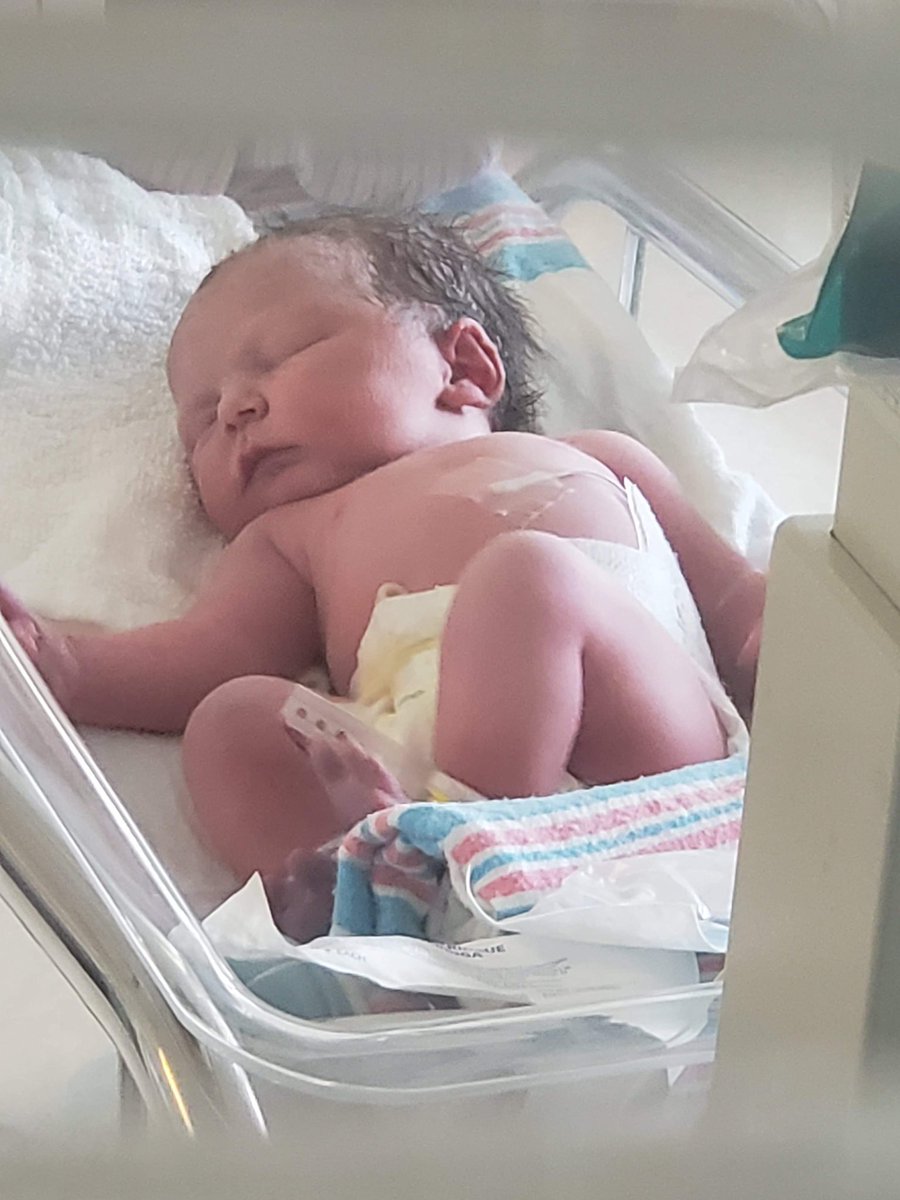cierradean143's tweet photo. today i gave birth to the sweetest baby boy. words can’t even describe how in love i am 💙 https://t.co/BLcH0hbm43