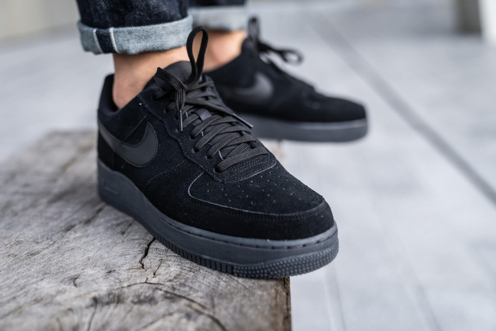 Nike Air Force 1'07 sneakers in black suede