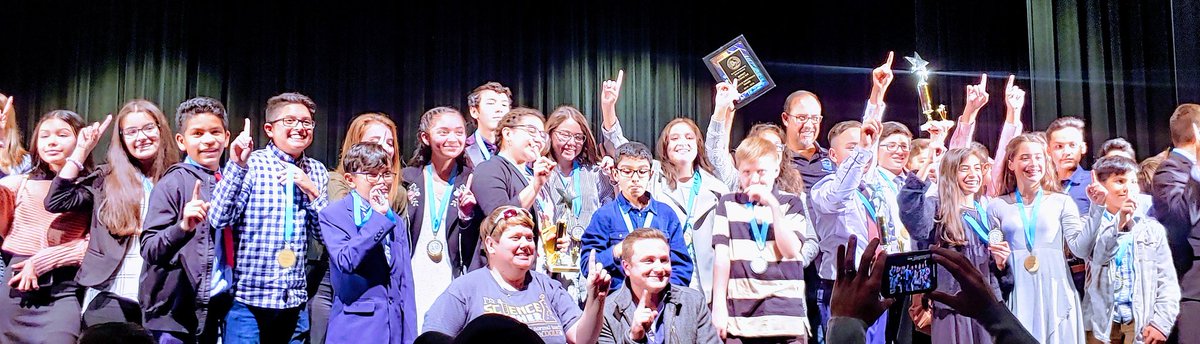 PurpleHeart_ES's tweet image. Science & Technology Rock🎸 Our World 🌎! Amazing week @ #JDS with #HourofCode2019 and MS Science Fair! Thank you Dragons for an awesome week! Way to #FindYourFire🔥 #TeamSISD