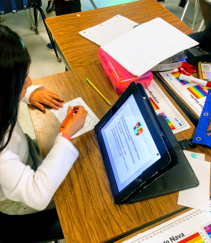 PurpleHeart_ES's tweet image. Science & Technology Rock🎸 Our World 🌎! Amazing week @ #JDS with #HourofCode2019 and MS Science Fair! Thank you Dragons for an awesome week! Way to #FindYourFire🔥 #TeamSISD