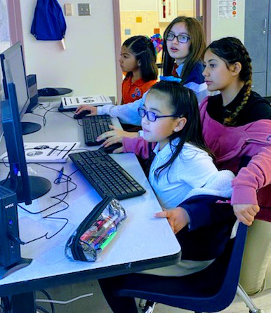 PurpleHeart_ES's tweet image. Science & Technology Rock🎸 Our World 🌎! Amazing week @ #JDS with #HourofCode2019 and MS Science Fair! Thank you Dragons for an awesome week! Way to #FindYourFire🔥 #TeamSISD