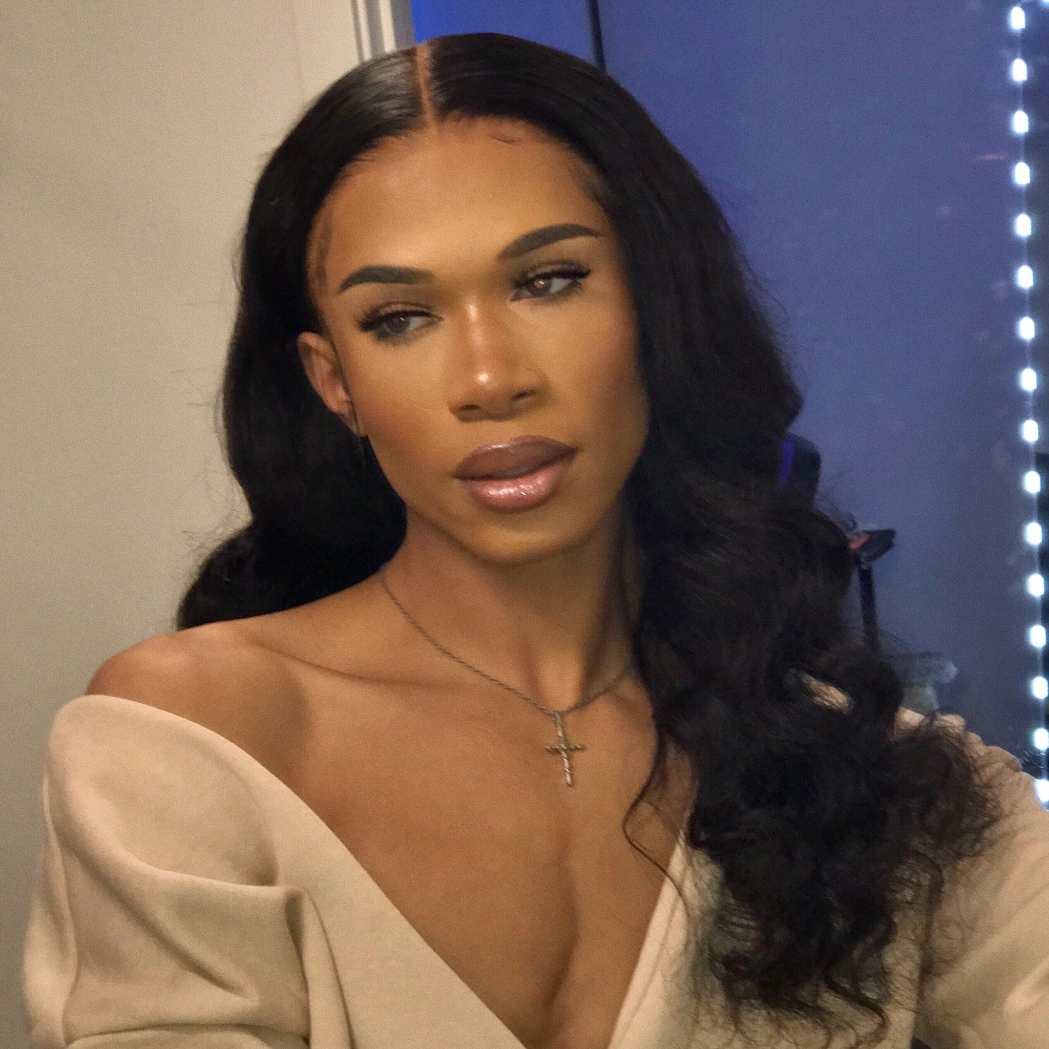 Naomi Smalls on Twitter: "@__ADMN__ I wish! Gorgeous" / Twitter