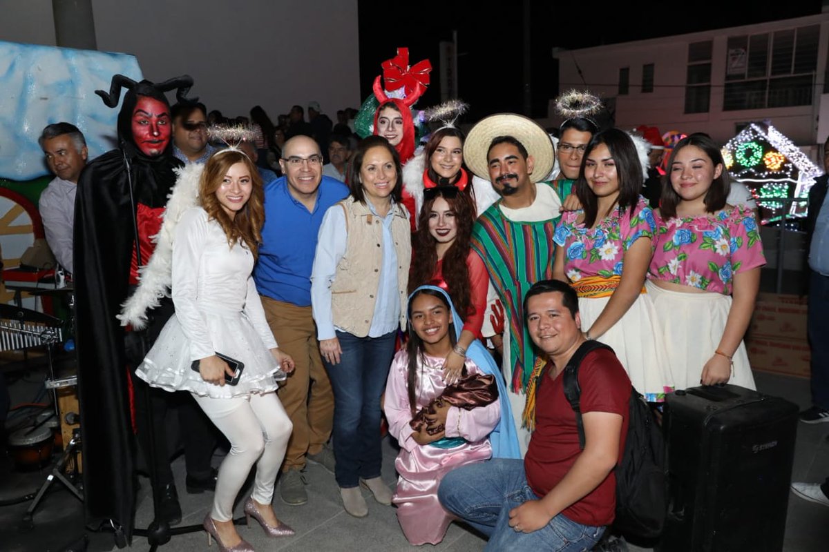 ¡La Navidad es el mejor momento para estrechar los lazos de amistad!

Por eso esta tarde se realizó el Desfile Navideño que inició en nuestra ciudad y finalizó en el <a href="/municipiodegpe/">Guadalupe Gobierno Municipal</a>.