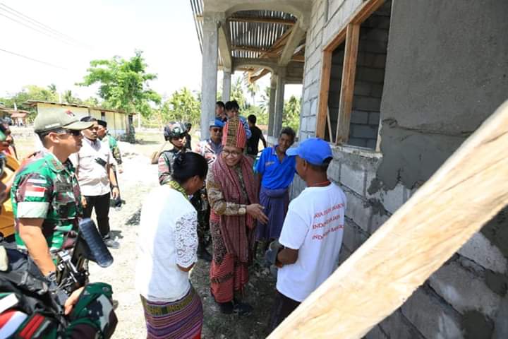 Kunjungan menteri desa dlm rngka Peresmian kegiatan sarana air bersih, JUT, Jalan strategis Desa perbataaan untuk Indonesia Maju. Kunjungan <a href="/halimiskandarnu/">ABDUL HALIM ISKANDAR</a> #DesaPerbatasanUntukNKRI
<a href="/halimiskandarnu/">ABDUL HALIM ISKANDAR</a>
<a href="/anwsanusi/">Anwar Sanusi</a>
<a href="/imansyukri/">Iman Sukri</a>
<a href="/taufikmadjid71/">IG : taufik.madjid</a>
<a href="/P3MDKalteng/">P3MD PROV KALTENG</a>
<a href="/tpp_kemendes/">#PendampingDesa</a> 
<a href="/P3MDBarsel/">P3MD BARSEL KALTENG</a>