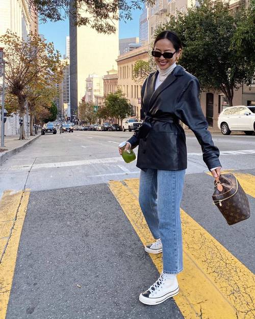 Skinny jeans will always have a place in our hearts, but in our wardrobes, they have recently taken the backseat. A good pair of boyfriend jeans are in their place.  #DenimGuide #StyleGuide denim-fever.net/guide/perfect-…