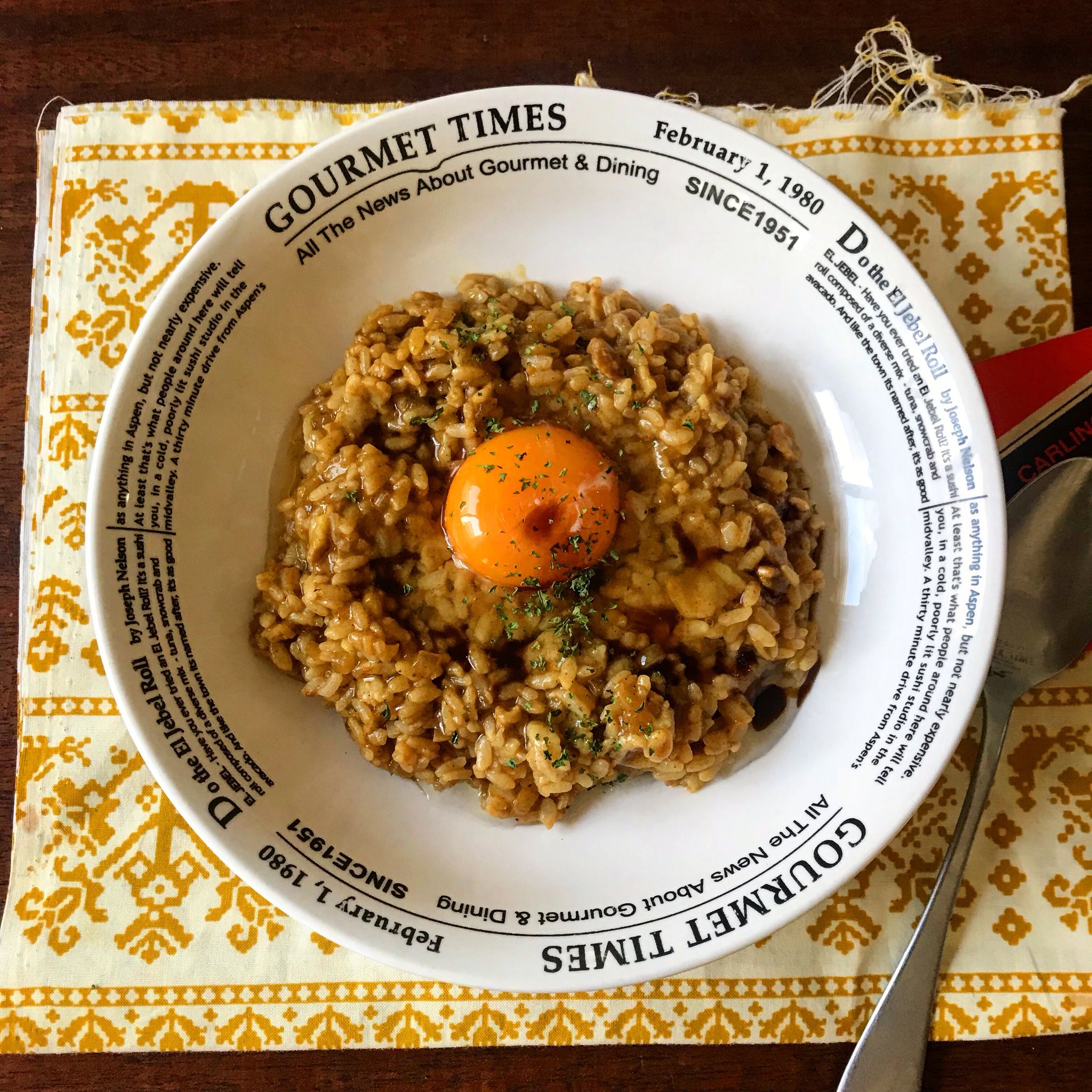 山本ゆり Syunkon レンジは600w スパイシーなカレーと卵のまろやかさがたまらない レンジで1発 濃厚ライス カレー 美味しんぼ にも登場した大阪名物のカレーをヒントに さらに水分を減らしドライカレーに近い濃厚な味わいに 刻んで混ぜたお肉の