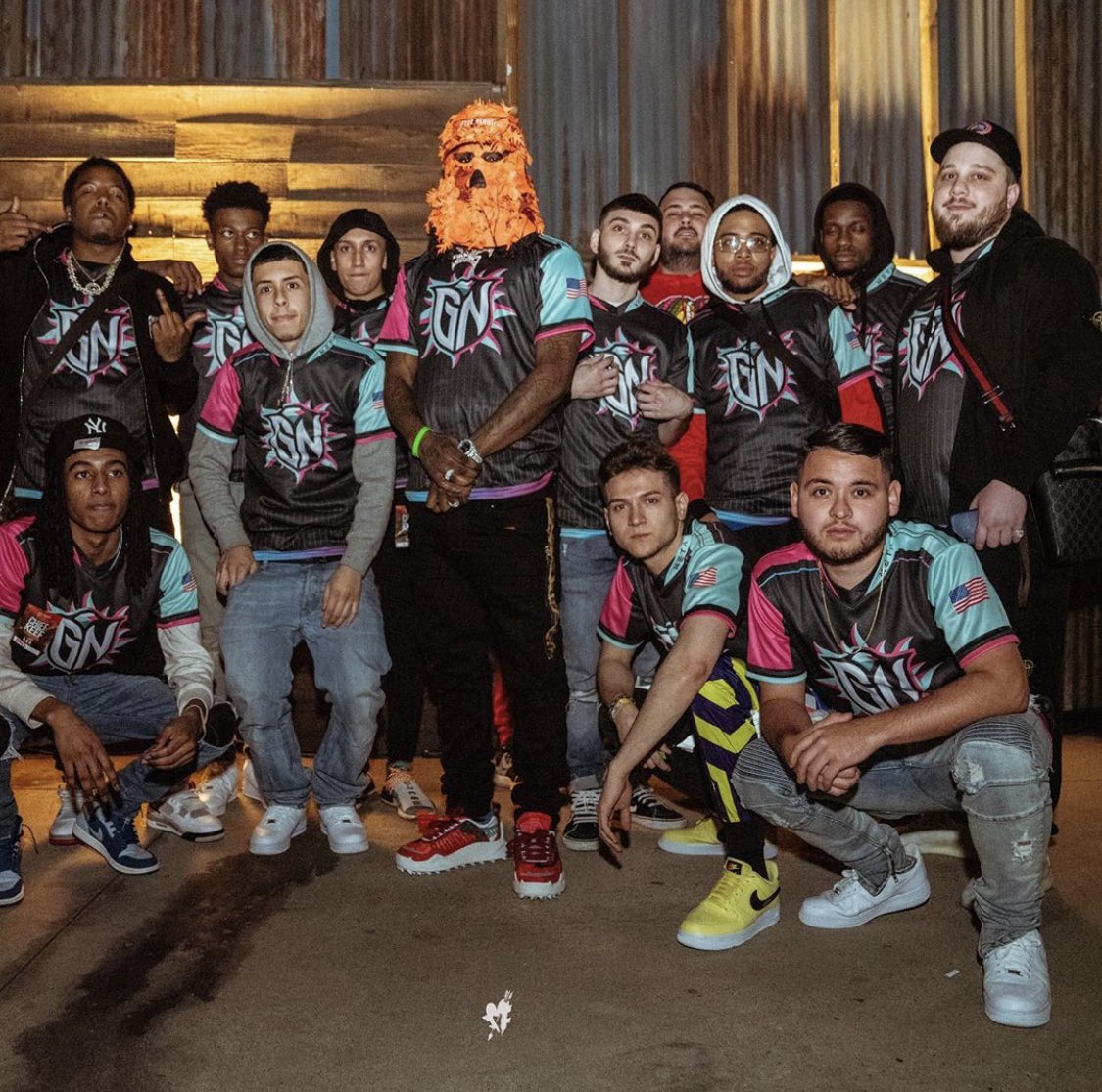 ずけ以 12月 チーフキーフ と彼のゲーミングクラン グロネイビーゲーミングがホストになり モータルコンバットの大会のホストを務める これが今年最大のヒップホップ重大ニュース