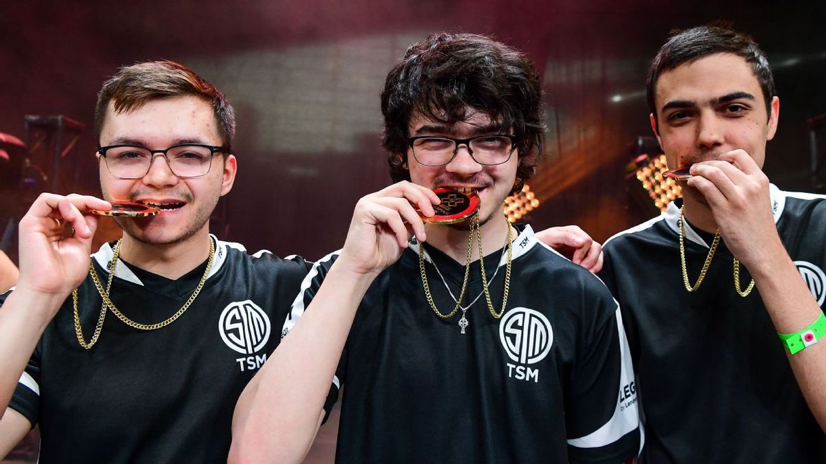 DelzakTV's tweet photo. Watching y’all farm these tournaments is always a blast. Can’t wait to see what 2020 has in store for y’all. #Back3Back. https://t.co/LCnbeim8RX