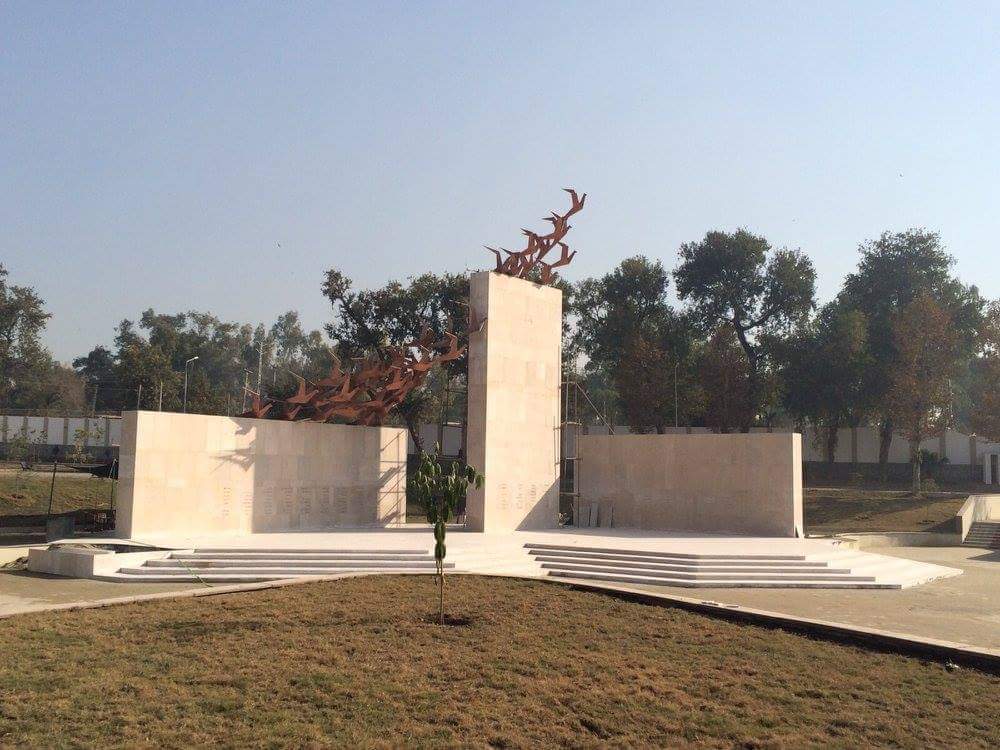 fatimashuja's tweet photo. "The flight of Innocent Souls"
147 children, their dreams, their ambitions, their exploration & their times have been FROZEN at their school site !
#APSMemorial
#APSMartyrs
#BlackDay https://t.co/WPoiKmusng