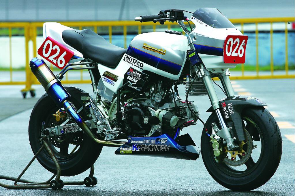 カワサキ KSR110を、「ブルーポイント」がZRX風にカスタマイズ⁉️ MS