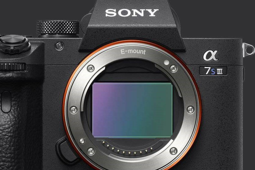 EXL_Hana's tweet photo. Sony A7S3 seems support 4K/120p video shooting and use built-in cooling fan

#Gizmoir #sony #sonyalpha #sonyA7sIII
https://t.co/M1OrkEqplJ https://t.co/zF5pSDFWVe