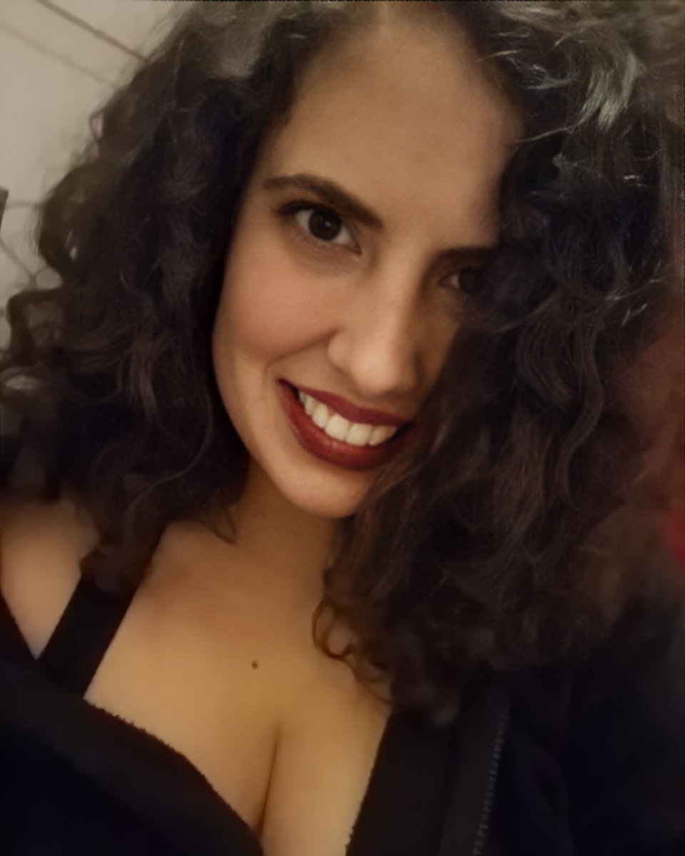 NeverBeTheHeir's tweet image. ||: I'm sorry for straight up clownin'-

Alexa- play ' This Is Me ' by 👏 Mitchie 👏 Torres 👏