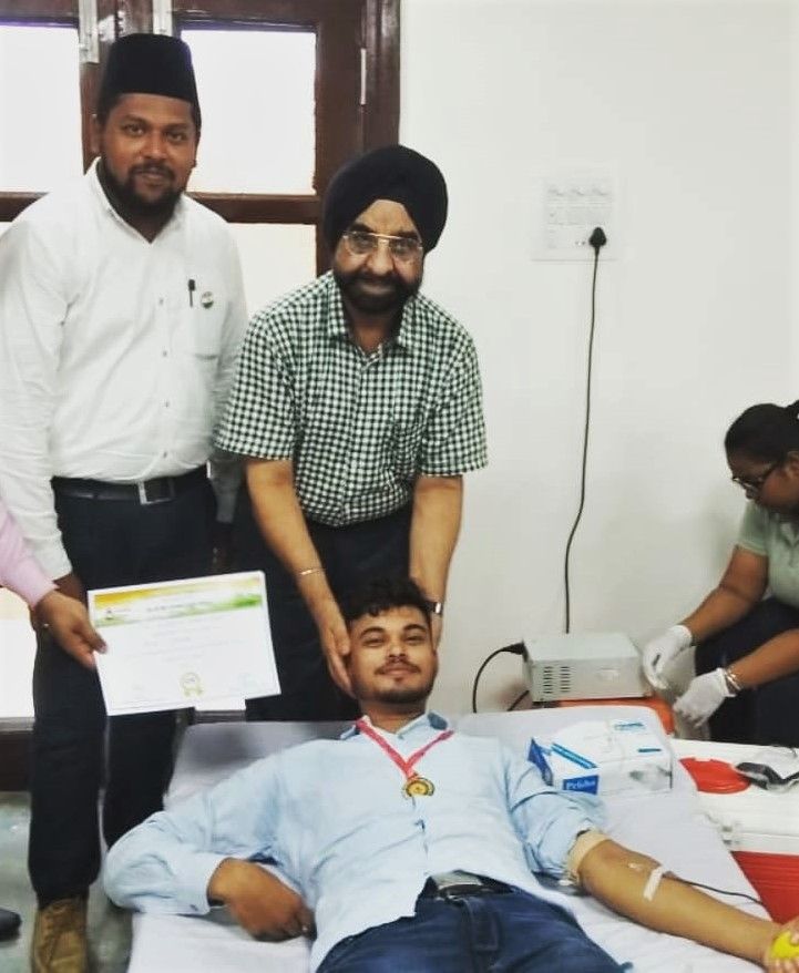 islaminind's tweet photo. Ahmadiyya Muslim Community is always on the forefront in service to #Humanity:

Blood donation drives organised by Ahmadiyya Muslim Youth Association, #India.

#Islam #Ahmadiyya #MKABharat #MuslimsforPeace #HumanityFirst https://t.co/BFyF81iiOS