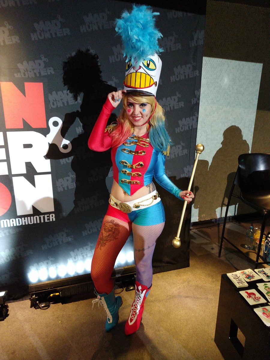 Leal_Fledermaus's tweet photo. El principal motivo de ir a la #HunterCon fue ver a mi waifu suprema @AleKat_7 , que además lucía espectacularmente hermosa en su cosplay de #HarleyQuinn versión de @JScottCampbell https://t.co/L04ahhwWNP