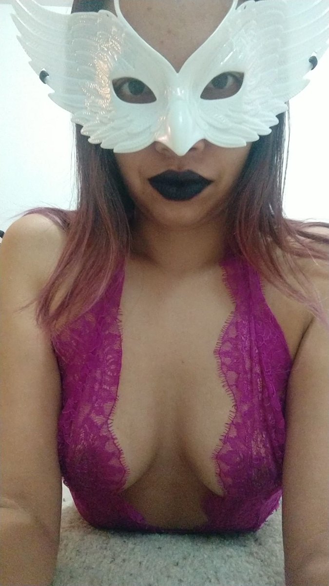 dslthirsttrap's tweet photo. #buyingnudes #sellingnudes #nudes #dsl #girlbehindthemask #sexy #boobies #tease #milfnextdoor #milf #milfn https://t.co/S46NT7mV9B