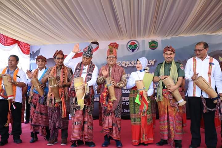 Edwin90588316's tweet photo. #DesaPerbatasanUntukNKRI
Semakin maju arah pembangunan desa.
Indonesia maju SDM unggul.
@jokowi 
@halimiskandarnu 
@taufikmadjid71 
@FahriLabado https://t.co/QLXGRKjngt