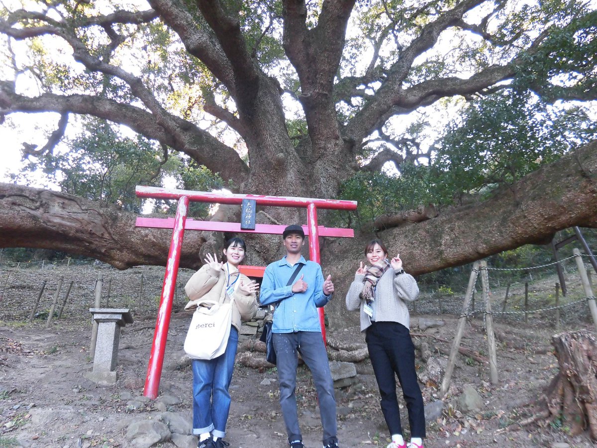 KU_SPOT's tweet photo. On December 15th, We held "Shishijima Island Tour".🌿☺️

We enjoyed beautiful sceneries and explained each place in English .

We had a very nice time!!
Thank you for participating the tour.😌🧡
#Kagawa #Shishijima #Island #三豊 #SPOT #香川大学 #Naturetour https://t.co/pepQBerPm4