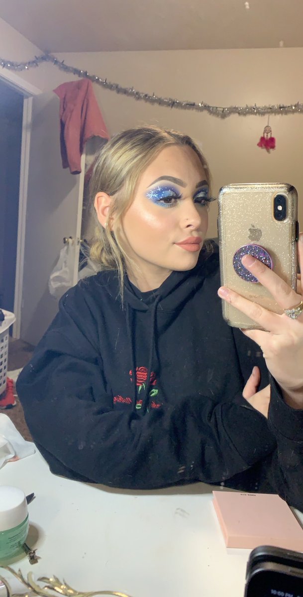 carrilloalanis's tweet photo. Baby it’s cold outside ❄️                  
Using products from everyone mentioned below. Follow @carrillo_mua on Instagram for more ! @tarte @toofaced @kyliecosmetics
@jamescharles @NyxCosmetics @purcosmetics @ABHcosmetics @MorpheBrushes https://t.co/Hbz23im1Z1