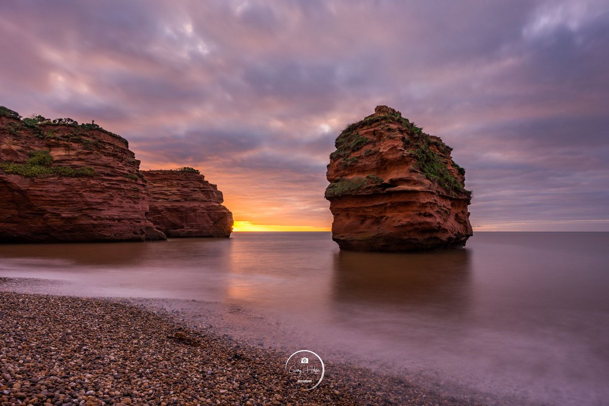 GaryHolpin's tweet image. Today's photo is a winter dawn at the sea stacks of Ladram Bay...
#Devon #LoveDevon 

@VisitDevon @visitsouthdevon @ThePhotoHour @DevonLife @earthandclouds @LadramBay