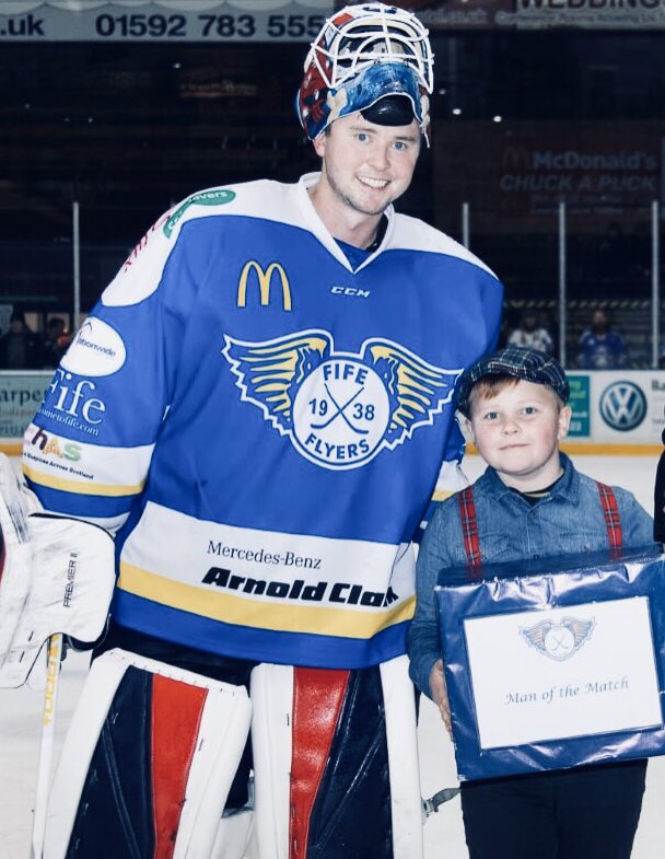 Weesmasher81's tweet image. Would hate to even think where we would be without this guy 💛💙.... #supermo @AdamMorrison91 #fanfavourite #manofeverymatch