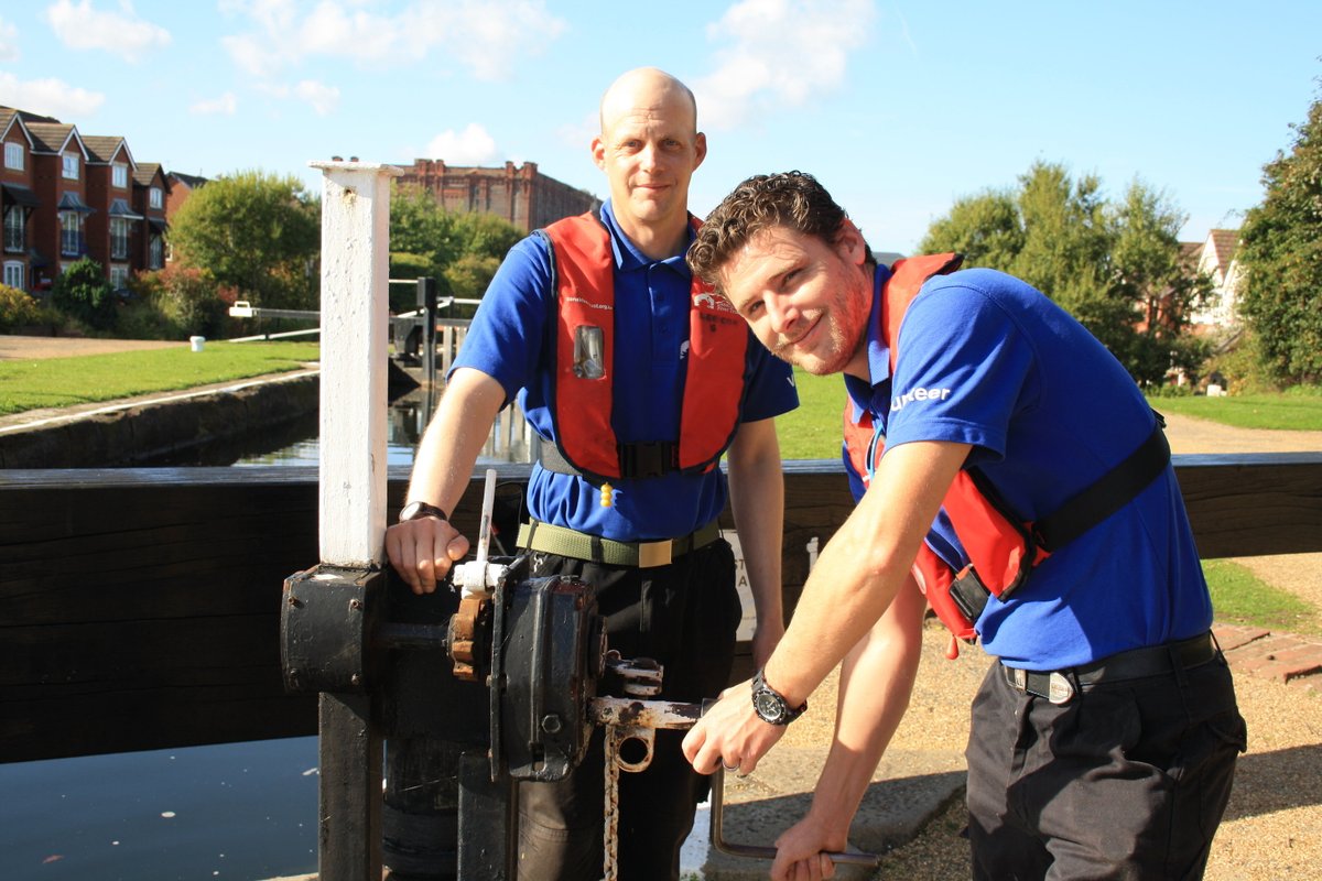 CRTYorkshireNE's tweet photo. If you enjoy being outdoors and meeting new people, we have some lots of different volunteering opportunities to suit everyone 🙋‍♂️🙋‍♀️. For more information about getting involved, visit https://t.co/WAKXMzOP5V #lifesbetterbywater #volunteer https://t.co/LiVns334Zd