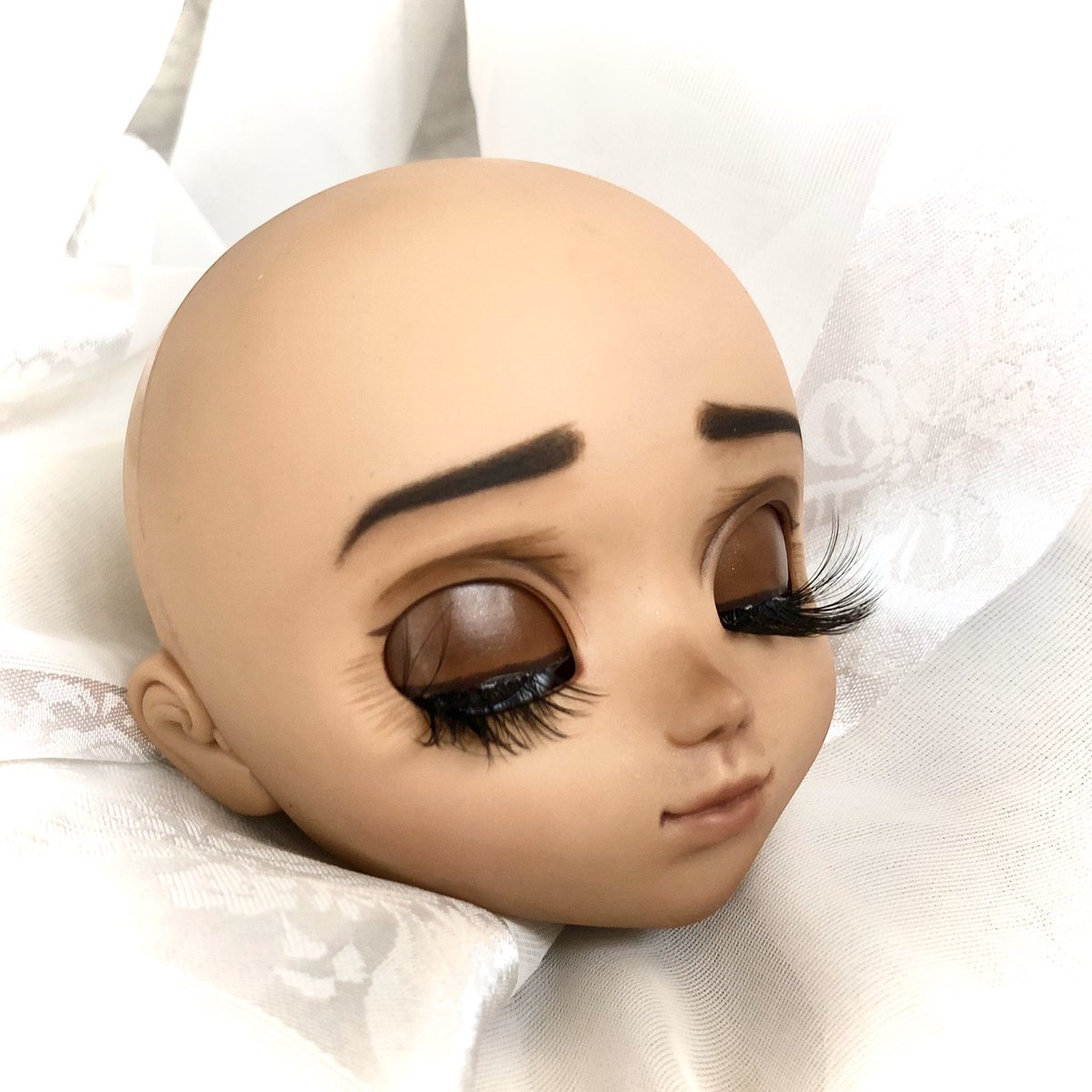Miime_Creation's tweet photo. ⚜️
🎀 Makeup sur : Pullip Groove
🎀 Makeup pour : Bianca
🎀 Type de makeup : Moana / Vaiana - naturel
🎀 Sculpte : /
-
#makeup #dollmakeup #pullip #pullipmakeup #pullipfc #pullipooak #dollfc #dollooak #groove #junplanning #moana #vaiana https://t.co/ETrXC2MVdy