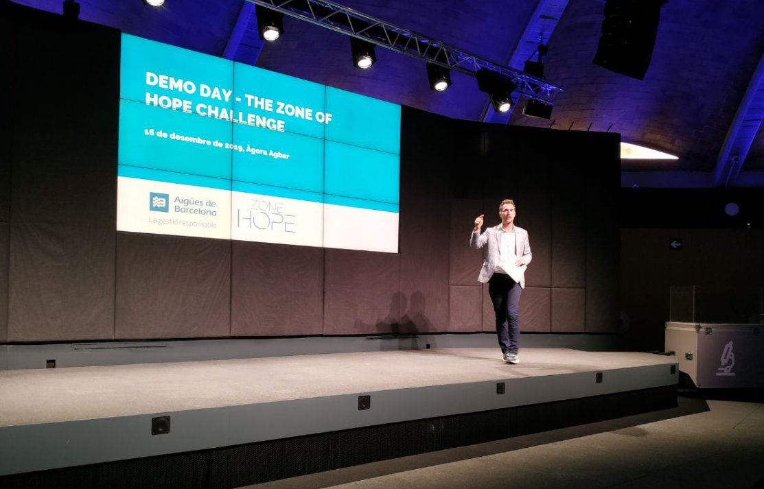 Avui escollim guanyador del #TZOHChallenge🚀

4 projectes d'innovació per lluitar contra el canvi climàtic

<a href="/claretbarcelona/">Escola Claret Barcelona</a> <a href="/aula_ee/">AULA Escola Europea</a> i <a href="/EscolaProjecte/">Escola Projecte</a> han estat les escoles finalistes

En una estona sabrem qui s'emporta el finançament de  13.000€ per desenvolupar el projecte