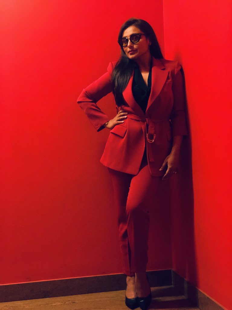 Red-Hot 🩸

#RaniMukerji suited up in style for #Mardaani 2 press conference today. 
Mardaani 2 in a theatre near you.
_______________________________________

#RaniMukerji #GopiPuthran #Actor #Beauty #Love #NewMovie #ComingSoon #Gorgeous #SheWontStop #Celebrity #Style 🌟