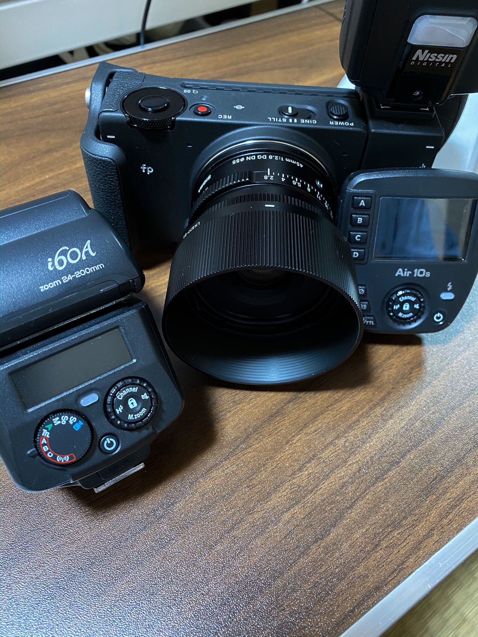 SIGMA DP2m ※ストロボとクローズアップレンズなし。 DP2M クローズアップレンズ比較 | GANREF