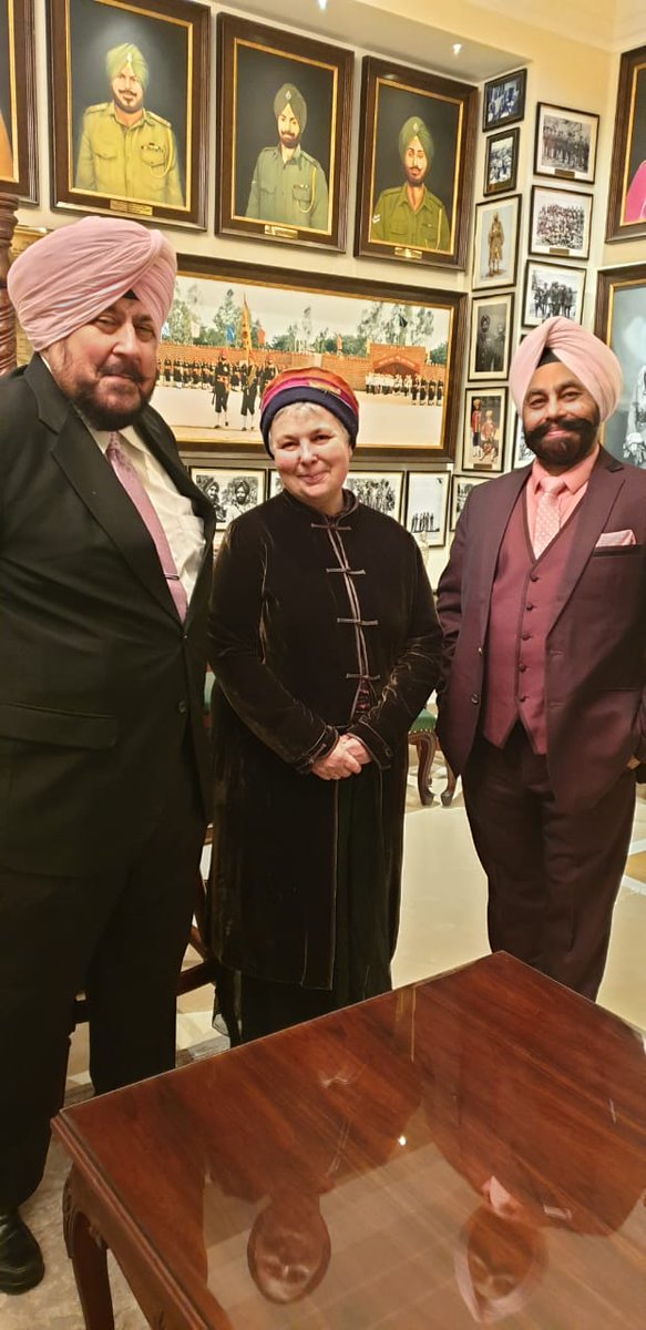 veewalkerwrites's tweet photo. One of the best nights of my life. Goodbye #Chandigarh #MilLitFest - you exceeded my wildest expectations! Thank you to the #MilLitFest team, to @capt_amarinder and to @GovtOfPunjab @IndianExpress @thetribunechd @toichd @indiatvnews @KashiHouse #IndiaBookTour #MajorTomsWar https://t.co/4MzUqh9Qxc